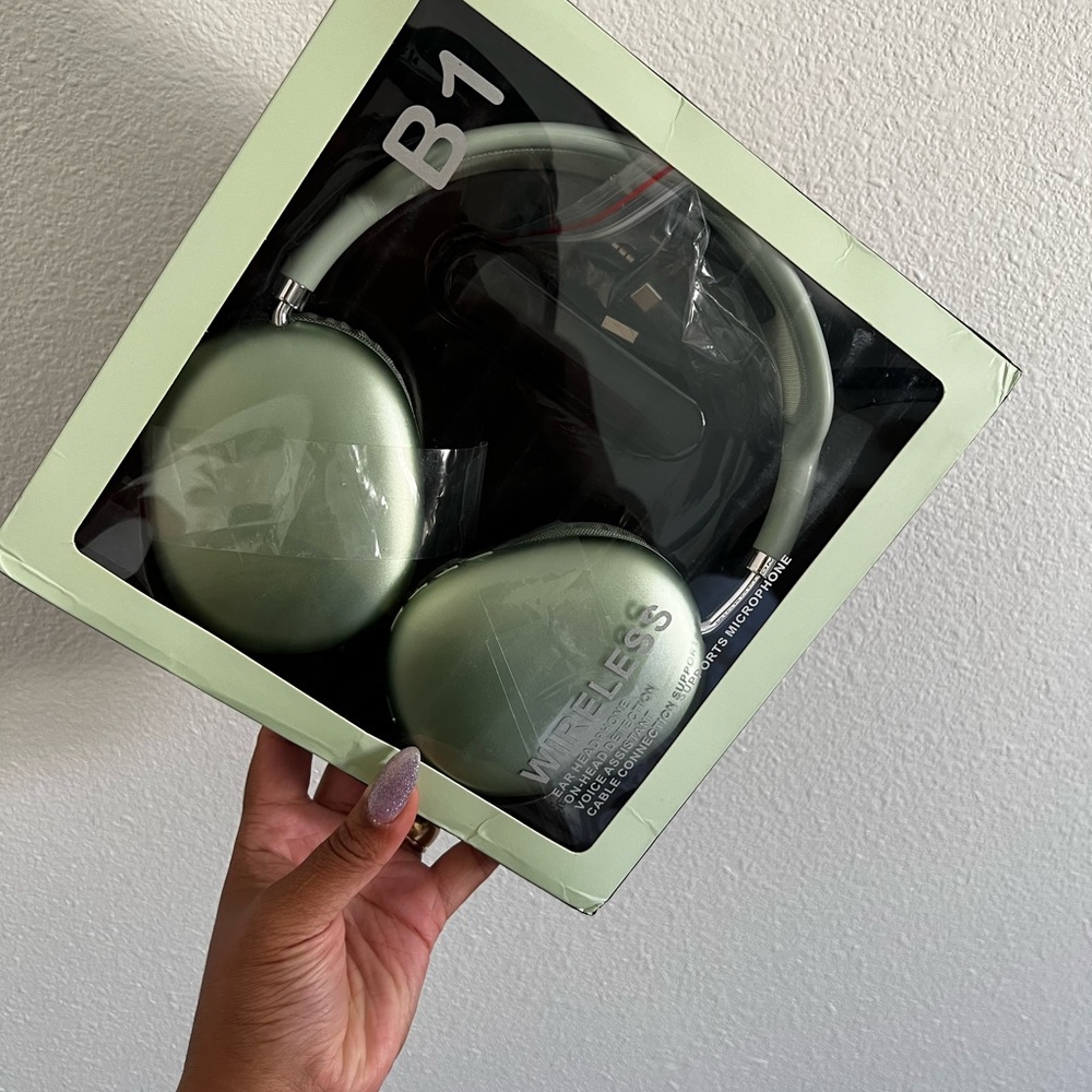 Apple inspired headphones